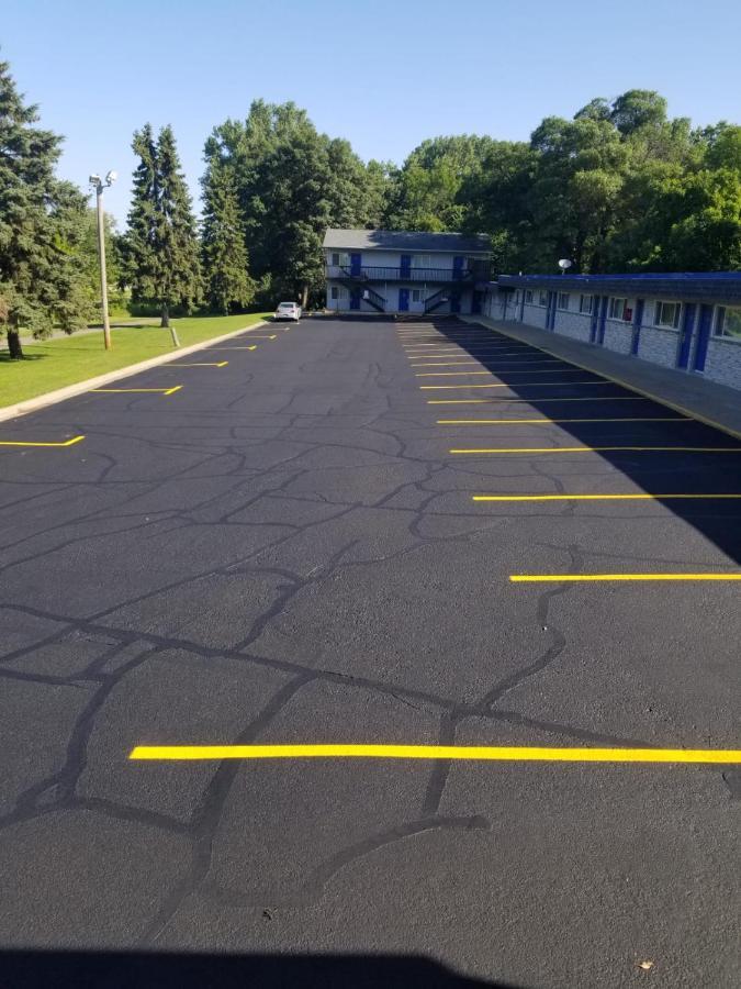 Budget Host Inn Fridley Exterior foto